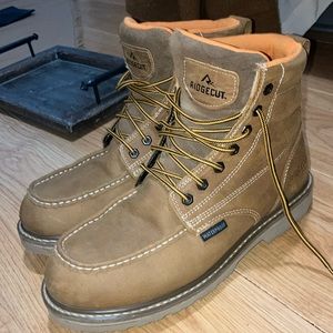 Ridge cut waterproof boots size 12w